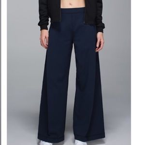 Lululemon forward fold trousers